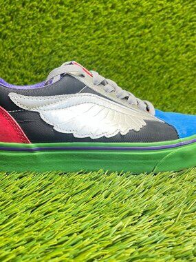 Vans Old Skool x Marvel Avengers Womens Size 7.5 Blue Athletic Shoes Sneakers